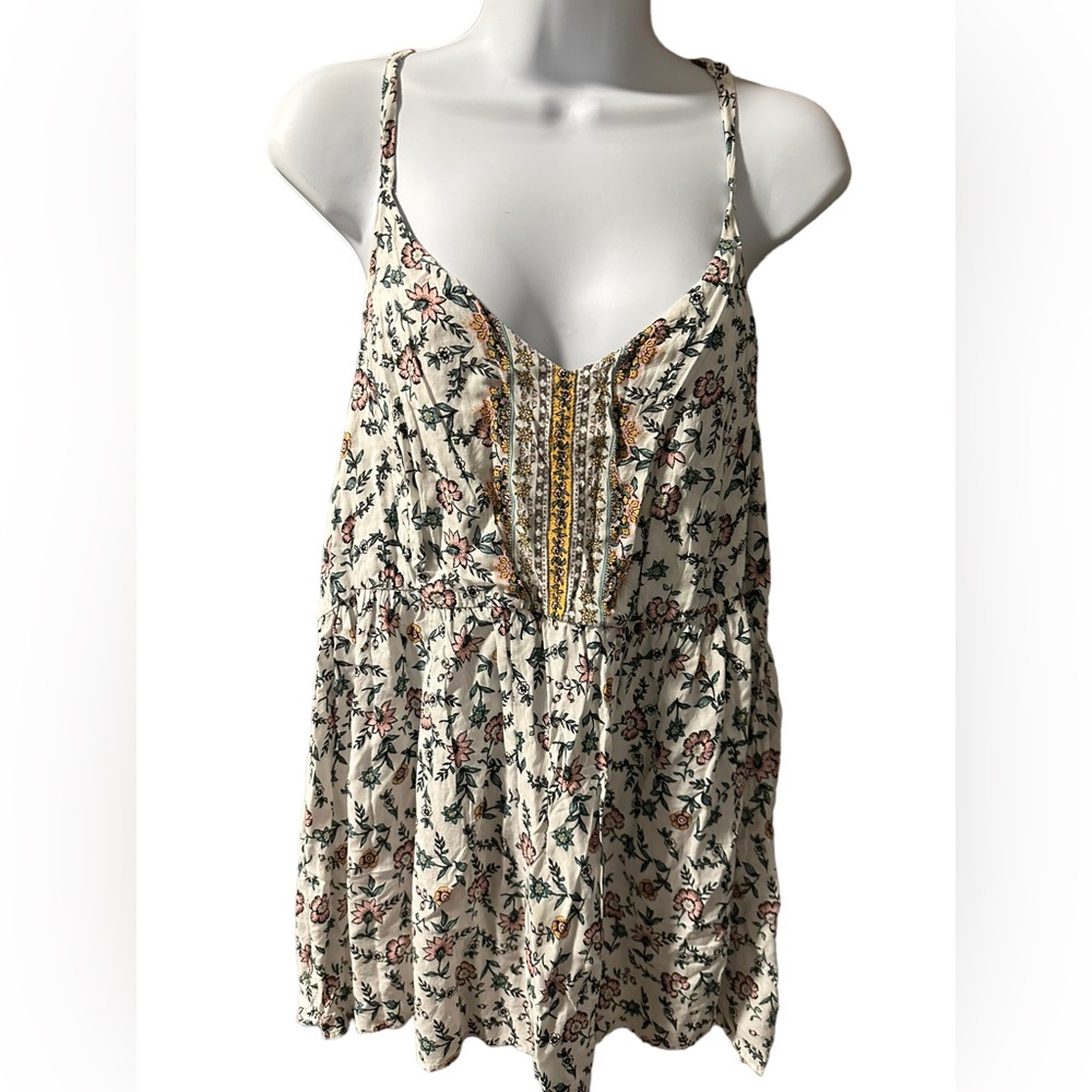 Torrid SZ 2 top. Zips on the back.